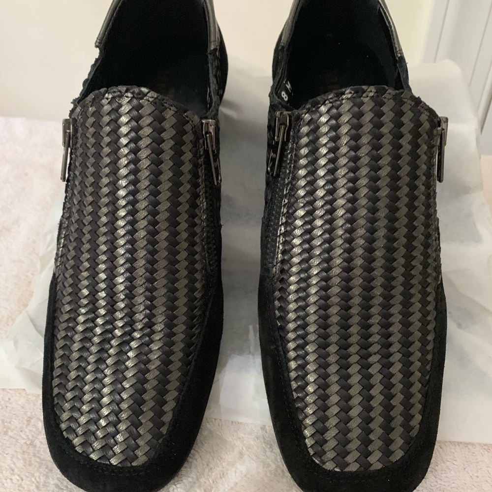 Sesto Meucci black suede flats